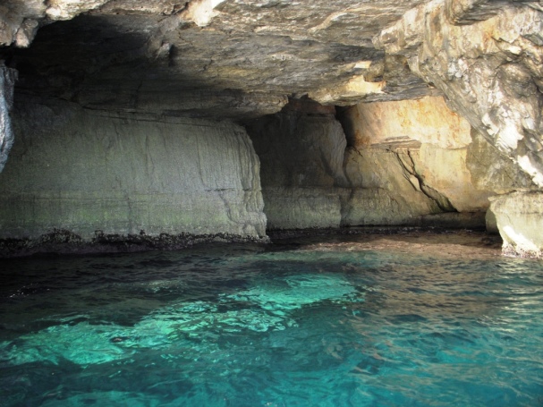 2008-08-Malta-blue-grotto-5.JPG