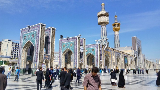 2017-04-iran-mashhad-mausoleo-08